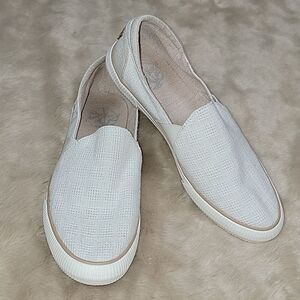 ROXY BRAYDEN WHITE SLIP-ON CANVAS SHOES, SIZE 8.5